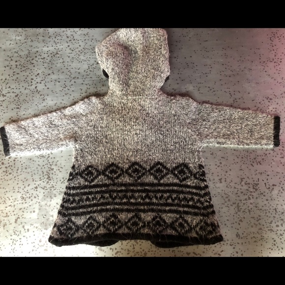 Carter’s Sweater - Picture 2 of 4
